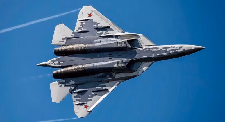Chiến đấuc ơ Su-57 của Nga (Ảnh: Military Watch)
