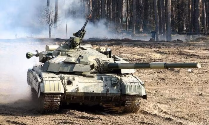 Một chiếc xe tăng T-64 của quân đội Ukraine (Ảnh: MW)
