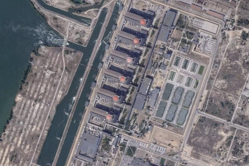 Zaporizhzhia, nhà máy điện hạt nhân lớn nhất châu Âu, bị lực lượng Nga tấn công (Ảnh: AFP)