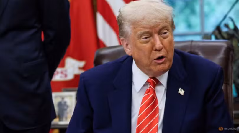 Tổng thống Mỹ Donald Trump đưa ra thông báo về thỏa thuận thương mại với Vương quốc Anh, tại Phòng Bầu dục ở Nhà Trắng ngày 8/5. Ảnh: Reuters.