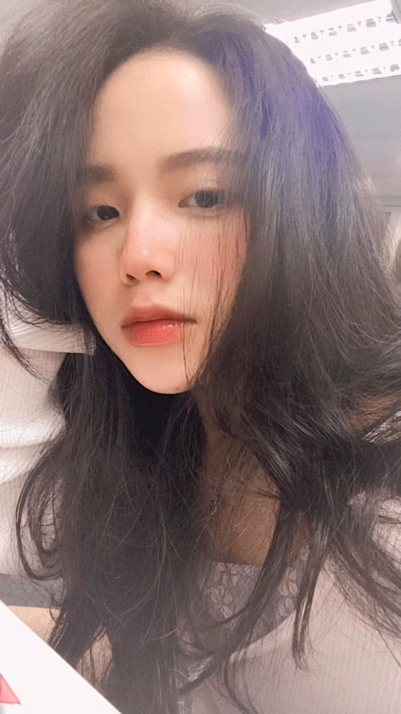 Nữ MC không ngại "khoe" những tấm ảnh cận mặt với thần thái tươi tắn. Ảnh: FB nhân vật. Nữ MC không ngại "khoe" những tấm ảnh cận mặt với thần thái tươi tắn. Ảnh: FB nhân vật.