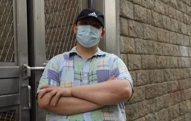 Owen Ching rất thích những hình thức khuyến khích và đã quyết định đi tiêm vaccine COVID-19 (Ảnh: SCMP)