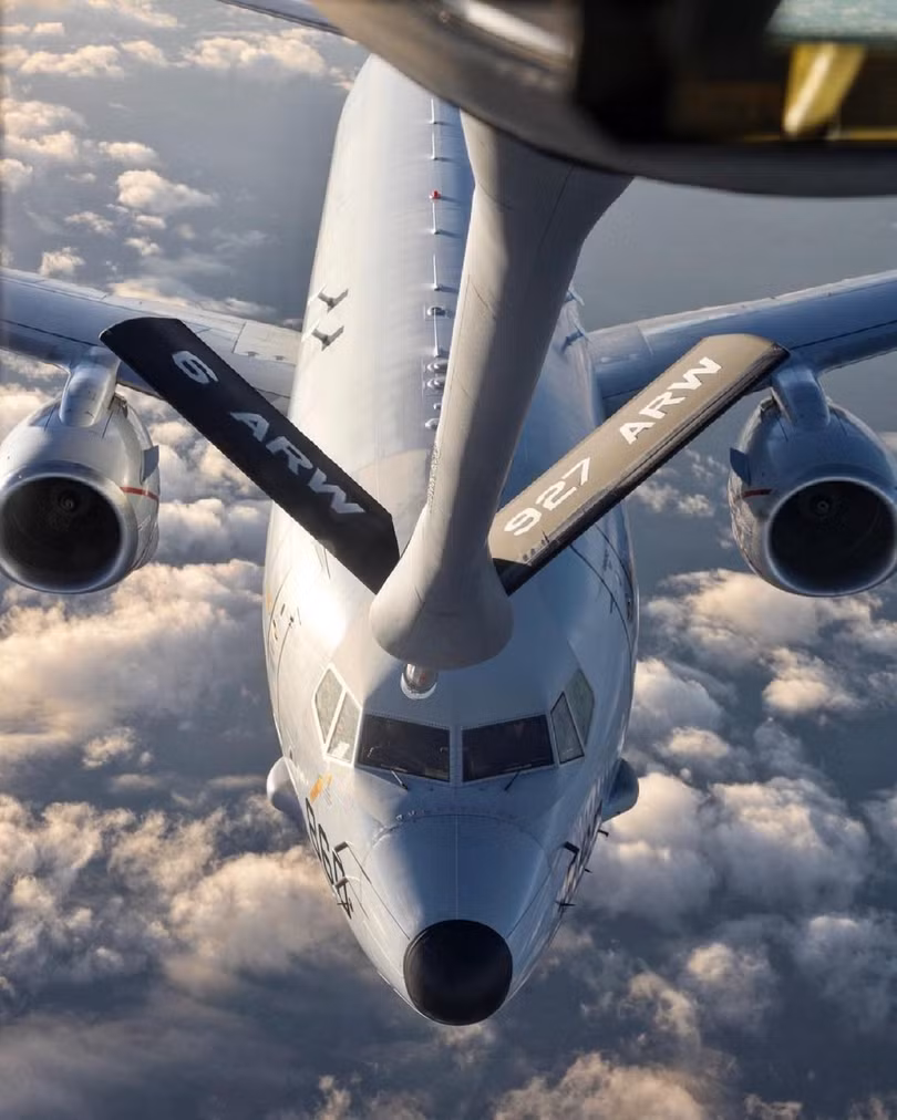 Một chiếc P-8 Poseidon đang được tiếp nhiên liệu trên không (Ảnh: US Air Force) Một chiếc P-8 Poseidon đang được tiếp nhiên liệu trên không (Ảnh: US Air Force)