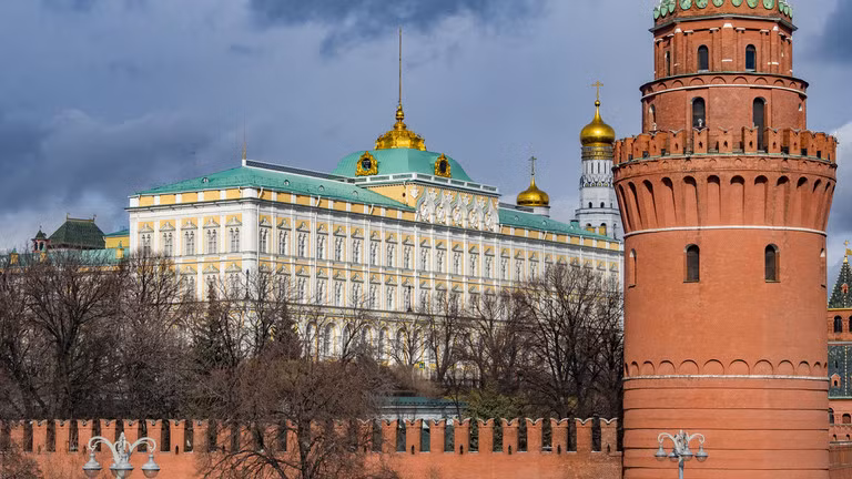 Điện Kremlin cho hay Tổng thống Vladimir Putin sẵn sàng đàm phán với ông Zelensky. Ảnh: Sputnik.