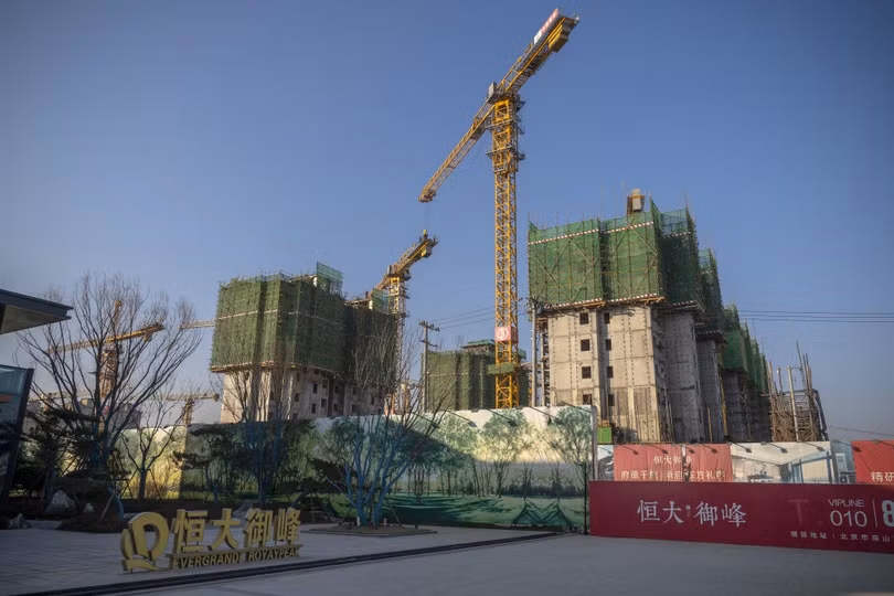 Một dự án chung cư dang dở của China Evergrande Group tại Bắc Kinh (Ảnh: Bloomberg)
