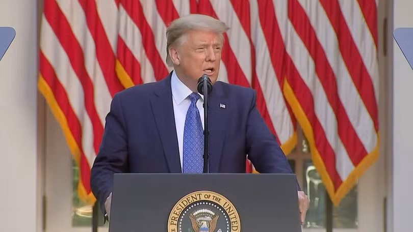 Tổng thống Donald Trump tuyên bố sẽ triển khai hàng nghìn binh sĩ có vũ trang để dẹp biểu tình (Ảnh: Getty)