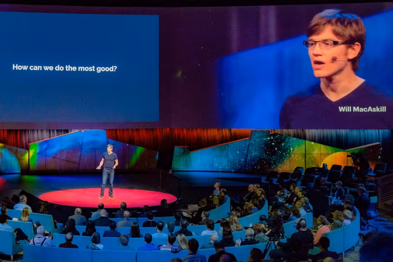 Will MacAskill, một người sáng lập của Trung tâm Vị tha Hiệu quả, phát biểu tại TED Talk năm 2018 (Ảnh: Getty) Will MacAskill, một người sáng lập của Trung tâm Vị tha Hiệu quả, phát biểu tại TED Talk năm 2018 (Ảnh: Getty)