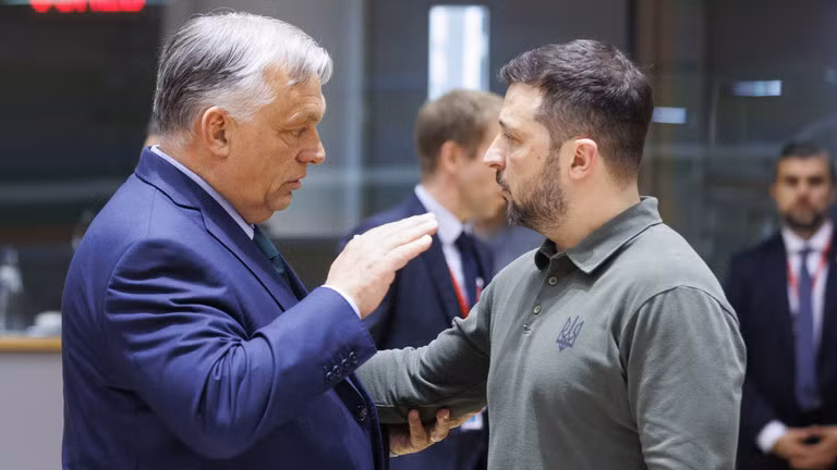 Thủ tướng Hungary Viktor Orban và Tổng thống Ukraine Volodymyr Zelensky. Ảnh: Getty.