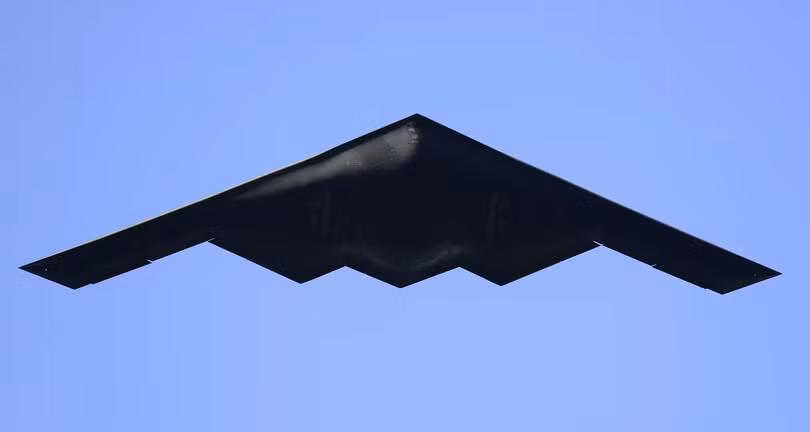 Máy bay ném bom tàng hình B-2 Spirit trong bức ảnh chụp ngày 1/1/2022 tại Pasadena, California, Mỹ (Ảnh: Getty)