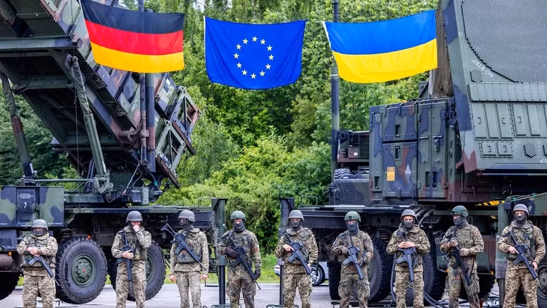 Binh sĩ Đức và Ukraine tại một khu huấn luyện quân sự ở Tây Pomerania (Ảnh: Getty)