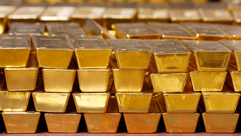 Giá vàng tiệm cận đỉnh cũ, vượt ngưỡng 2.040 USD/ounce (Ảnh: NPR)