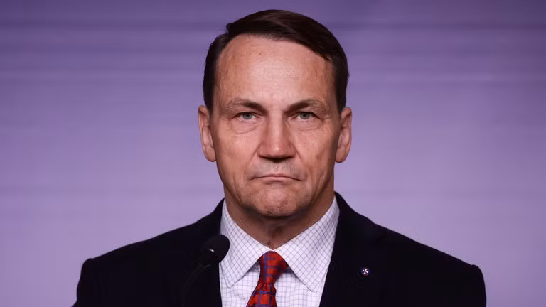 Ngoại trưởng Ba Lan Radoslaw Sikorski. Ảnh: Getty.