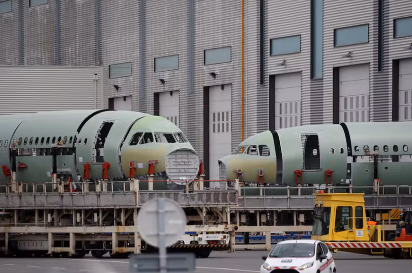 Các phần thân máy bay của dòng máy bay Airbus A320 được nhìn thấy tại cơ sở Airbus ở Montoir-de-Bretagne gần Saint-Nazaire, Pháp, ngày 1/7/2020. Ảnh: Reuters.