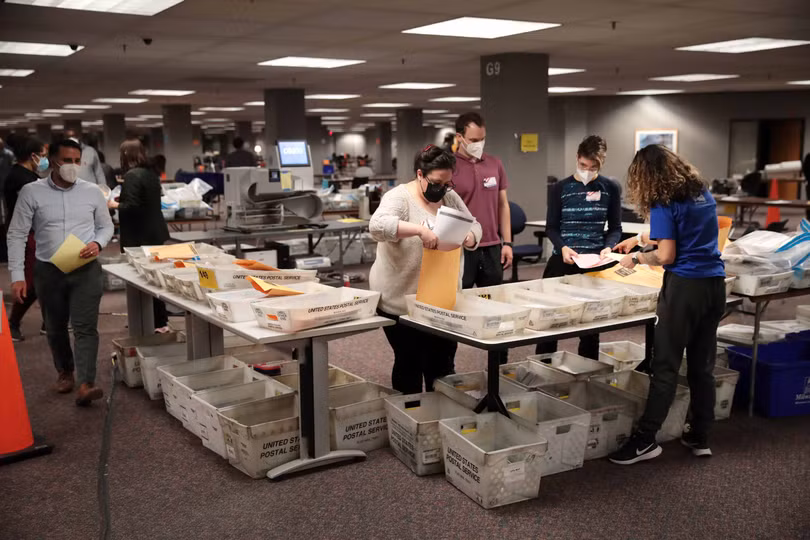 Quá trình kiểm phiếu ở Wisconsin đang diễn ra (Ảnh: CNN)