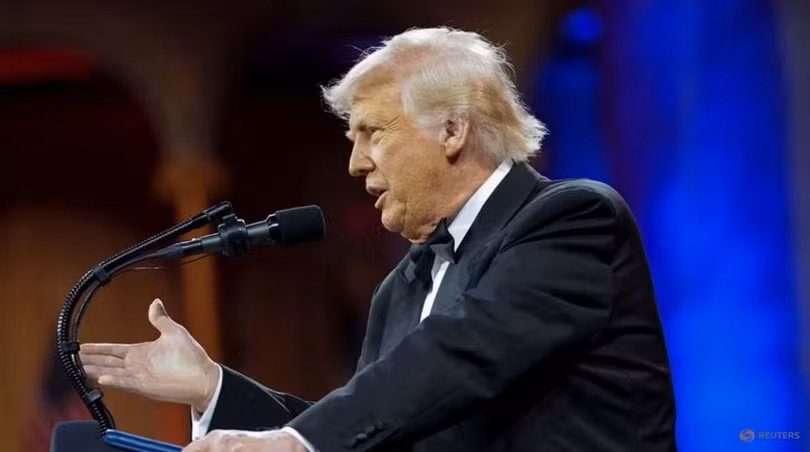 Tổng thống Mỹ Donald Trump phát biểu trong bữa tối của Ủy ban Quốc hội Cộng hòa Quốc gia (NRCC) ở Washington, D.C., Mỹ vào ngày 8/4. Ảnh: Reuters.