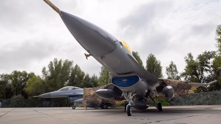 Một chiến đấu cơ F-16 do Mỹ chế tạo và được vận hành bởi lực lượng Ukraine. Ảnh: Getty.