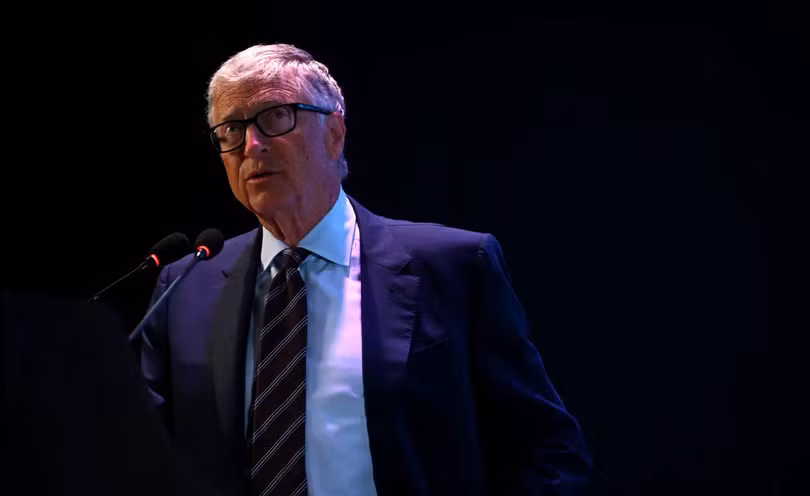 Tỷ phú, nhà từ thiện Bill Gates cho biết AI có thể khiến con người nghỉ hưu sớm hoặc rút ngắn tuần làm việc. Ảnh: AFP.