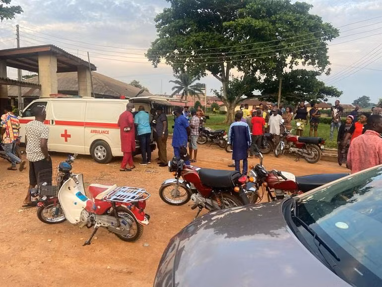 Vụ tấn công xảy ra tại nhà thờ ở thị trấn Owo, bang Ondo, Nigeria (Ảnh: Reuters).