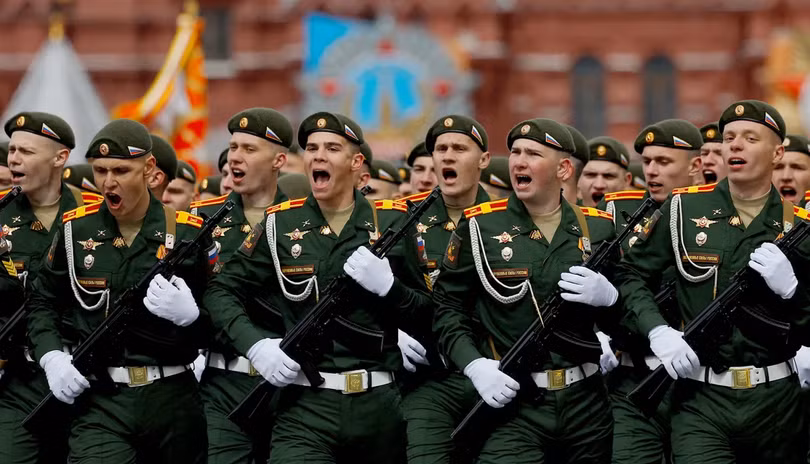 Quân đội Nga diễu hành trong cuộc duyệt binh Ngày Chiến thắng tại Quảng trường Đỏ ở Moscow, Nga ngày 9/5/2024 (Ảnh: Reuters)