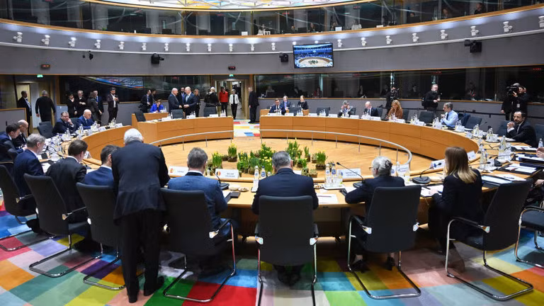 Toàn cảnh hội nghị thượng đỉnh khẩn cấp với các nhà lãnh đạo EU về Ukraine và các vấn đề an ninh tại Brussels, Bỉ ngày 6/3. Ảnh: Getty.