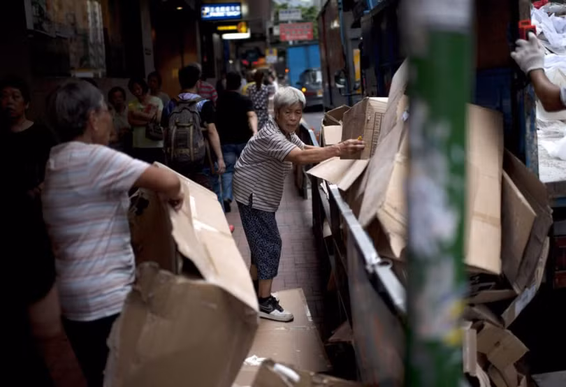 Cuộc sống ở Hong Kong được đánh giá là căng thẳng (Ảnh: Getty)