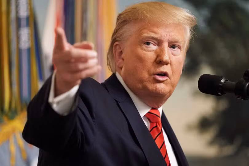 Tổng thống Trump đối diện với làn sóng phản ứng ngày càng lớn (Ảnh: CNBC)