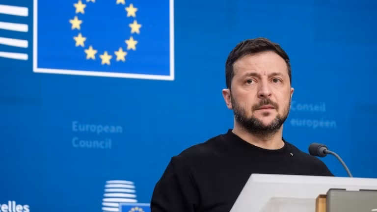 Tổng thống Ukraine Volodymyr Zelensky phát biểu với giới truyền thông vào cuối cuộc họp thượng đỉnh EU tại Brussels, Bỉ vào ngày 19/12/2024. Ảnh: Getty.
