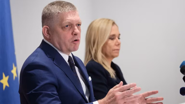 Thủ tướng Slovakia Robert Fico phát biểu với giới truyền thông tại Brussels, Bỉ vào ngày 9/1. Ảnh: Getty.