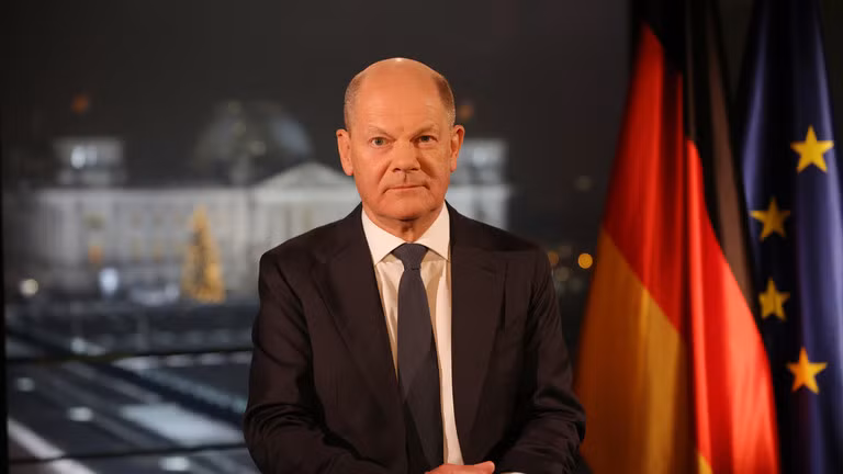 Thủ tướng Đức Olaf Scholz trong bài phát biểu mừng năm mới thường niên trên truyền hình tới toàn quốc. Ảnh: Getty.