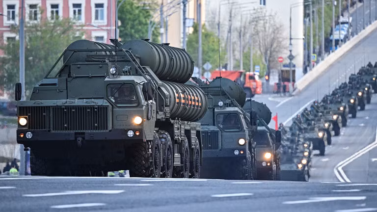 Hệ thống tên lửa đất đối không S-400 Triumph của Nga. Ảnh: Sputnik.