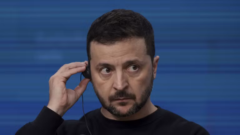 Tổng thống Ukraine Volodymyr Zelensky phát biểu trong cuộc họp báo ở Brussels, Bỉ ngày 17/10 (Ảnh: Getty)