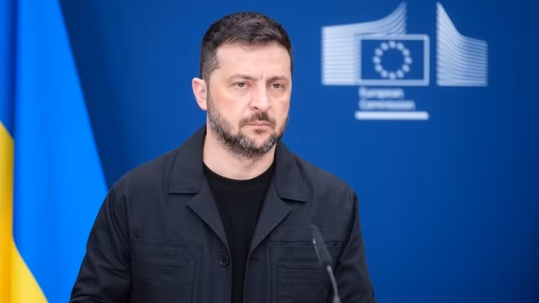Tổng thống Ukraine Volodymyr Zelensky tham dự cuộc họp với các nhà lãnh đạo EU tại Brussels vào ngày 17/8. Ảnh: Getty.