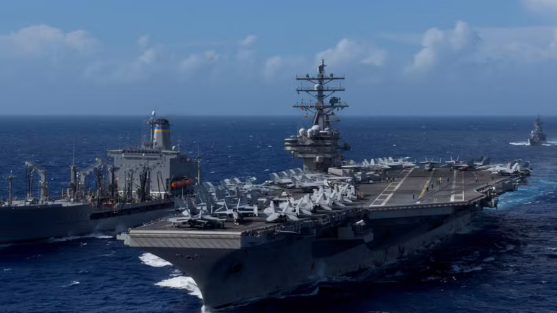 Tàu sân bay Ronald Reagan của Mỹ tại Okinawa, Nhật Bản (Ảnh: Nikkei)