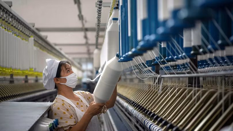 Hoạt động sản xuất của Trung Quốc đang diễn ra với nhịp độ nhanh nhất từ trước đến nay (Ảnh: FT)