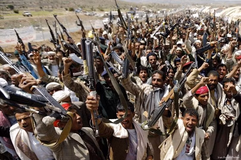 Các tay súng của nhóm vũ trang Houthi (Ảnh: AP)