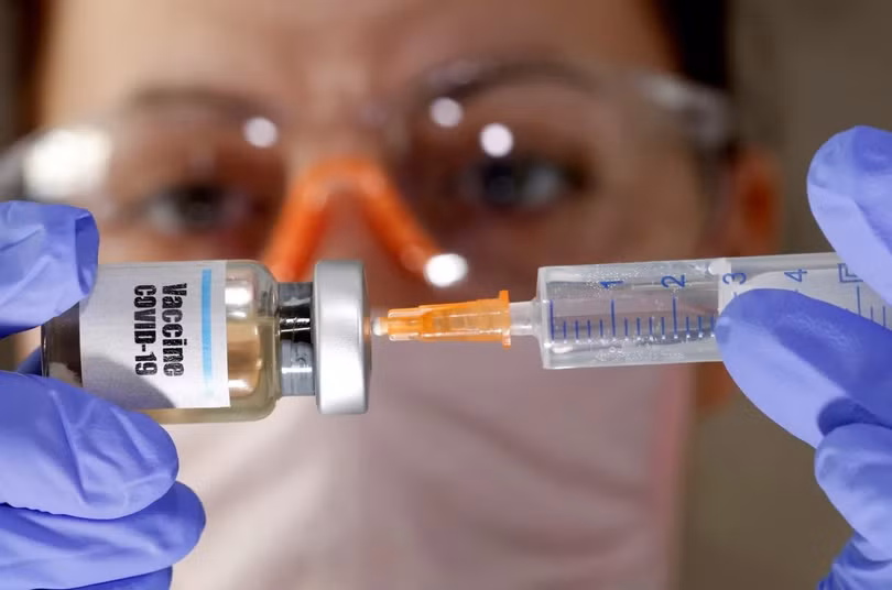 Một số chủng vaccine ngừa COVID-19 đang trong giai đoạn thử nghiệm cuối cùng nên cần có tình nguyện viên để tham gia (Ảnh: Reuters)