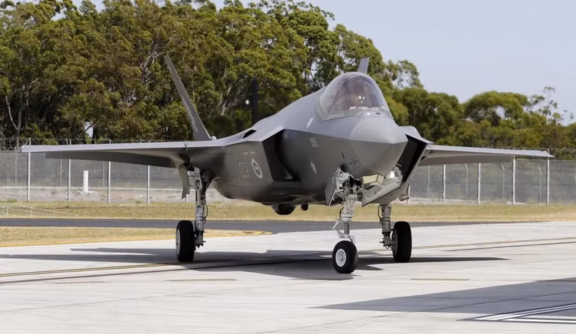 Một chiếc F-35A đậu ở New Castle, Australia (Ảnh: EPA) Một chiếc F-35A đậu ở New Castle, Australia (Ảnh: EPA)