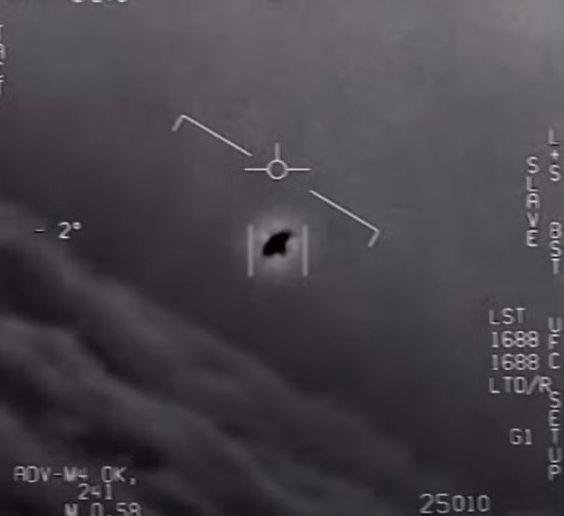 Giống UFO Gimbal Trung Quốc ra mắt drone hình thoi tương tự vật thể bay bí ẩn 2.png