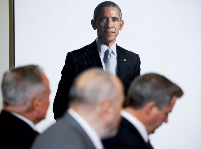 Bức chân dung chính thức của Nhà Trắng về cựu Tổng thống Barack Obama được trưng bày tại Phòng phía Đông của Nhà Trắng, vào tháng 9/2022. Ảnh: Reuters.