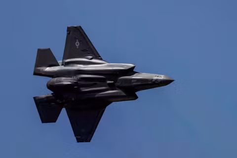 Một chiếc máy bay F-35A Lightning II của Không quân Mỹ do hãng Lockheed Martin sản xuất. Ảnh: Bloomberg.