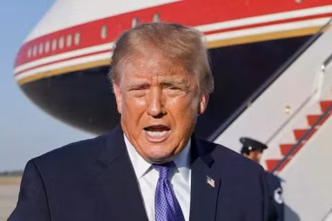 "Trông anh quá tệ hại": Ông Trump mắng thẳng mặt phóng viên