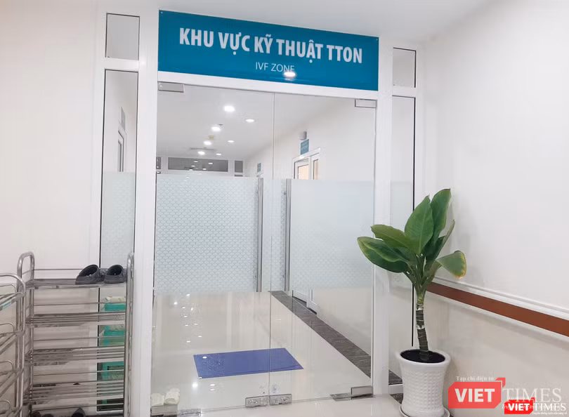 Khu vực kỹ thuật TTon thực hiện thụ tinh trong ống nghiệm tại Bệnh viện Hùng Vương
