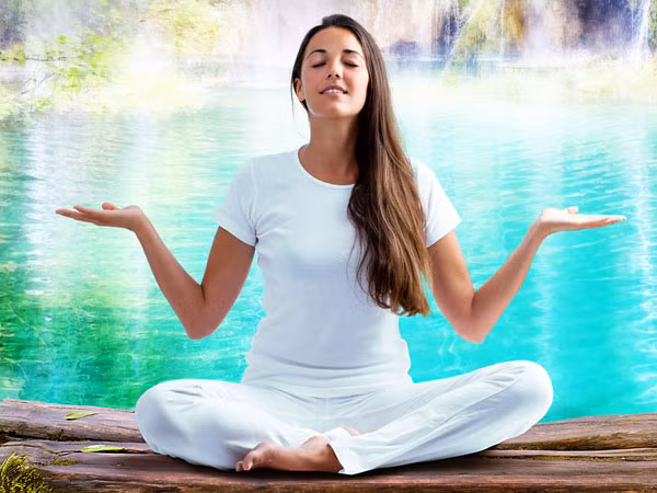 Uống mật ong thường xuyên còn giúp làm dịu các cơn căng thẳng, giảm mệt mỏi thần kinh và các rối loạn tâm lý - Ảnh: Boldsky