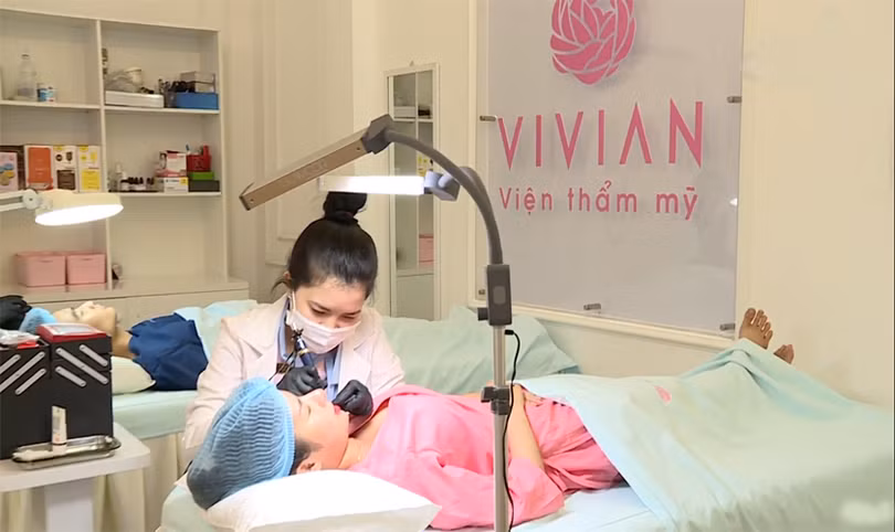 Một phòng chăm sóc khách hàng tại Thẩm mỹ viện Vivian Một phòng chăm sóc khách hàng tại Thẩm mỹ viện Vivian