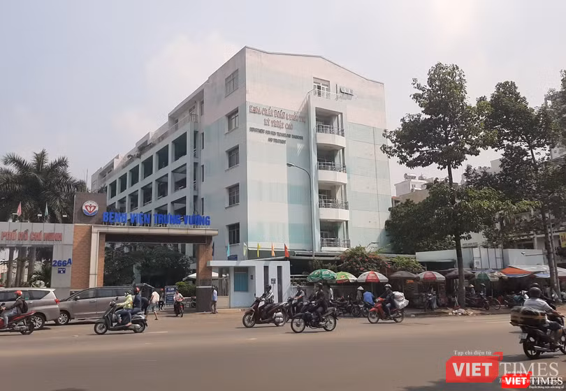 Bệnh viện Trưng Vương phẫu thuật thành công cho bệnh nhân mắc bệnh vẹo cột sống do hội chứng Marfan Bệnh viện Trưng Vương phẫu thuật thành công cho bệnh nhân mắc bệnh vẹo cột sống do hội chứng Marfan