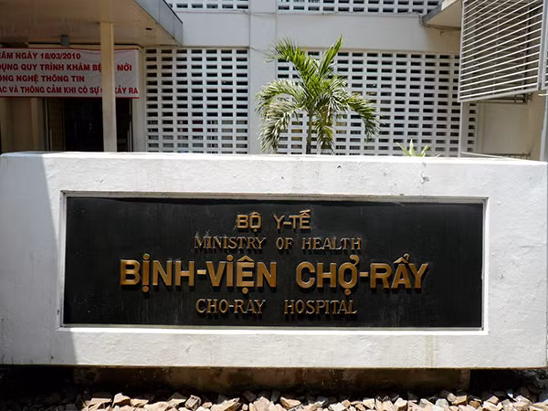 BV Chợ Rẫy lần đầu tiên kết hợp kỹ thuật trượt và ECMO để phẫu thuật, điều trị cho bệnh nhân bị sẹo khí quản BV Chợ Rẫy lần đầu tiên kết hợp kỹ thuật trượt và ECMO để phẫu thuật, điều trị cho bệnh nhân bị sẹo khí quản
