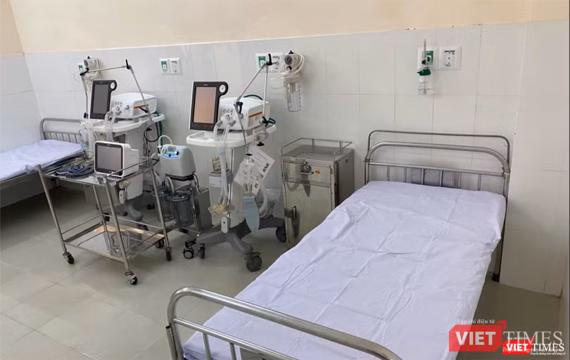 Khu vực cách ly ở BV điều trị COVID-19 ở Cần Giờ được trang bị các trang thiết bị như máy thở, siêu âm, Xquang,… Ảnh: Sở Y tế TP.HCM