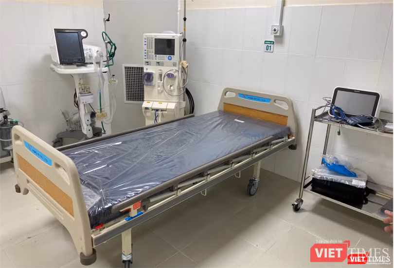 Buồng chạy thận áp lực âm tại Cơ sở 1 của BV điều trị COVID-19. Ảnh: SYT