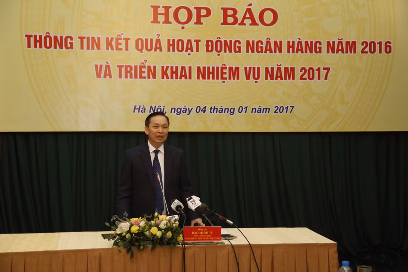 Phó Thống đốc NHNN Đào Minh Tú điều hành họp báo. (Ảnh: Việt Trung)