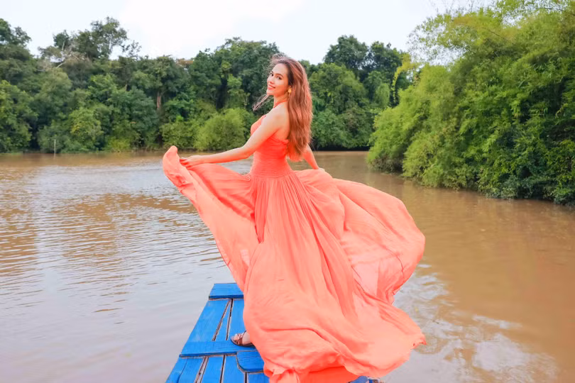 Nàng hậu ghi lại những hình ảnh đẹp lộng lẫy Nàng hậu ghi lại những hình ảnh đẹp lộng lẫy